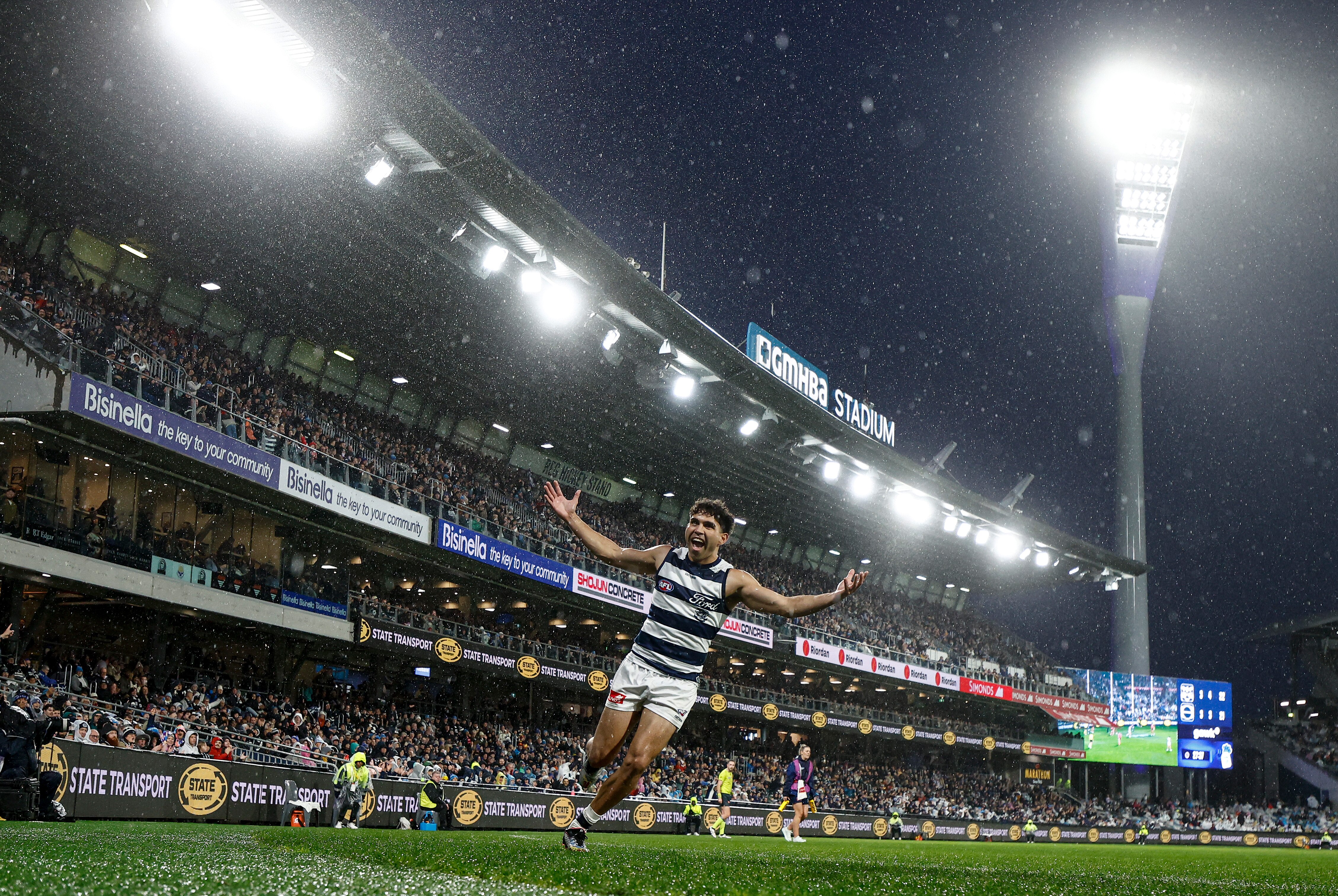 AFL Sunday - Geelong's workmanlike performance and Hinkley continues to fight