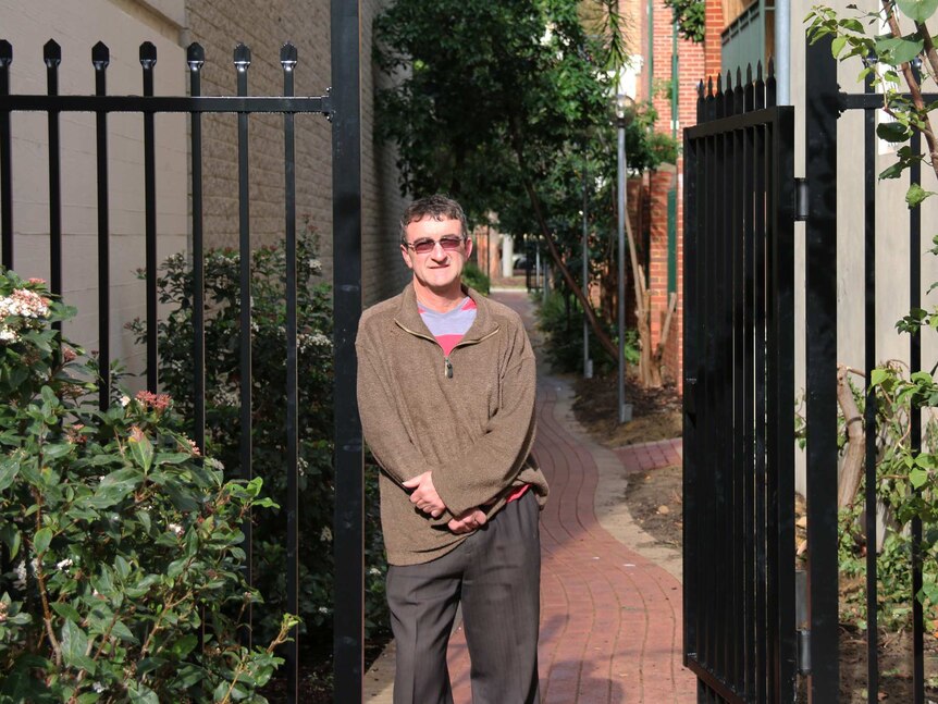 Resident Trevor Gillies welcomes gates blocking homeless people from Perth public alley