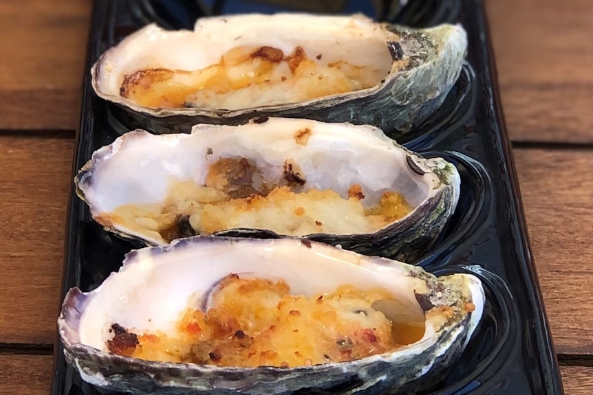 A platter of oysters at an outlet on Coffin Bay.