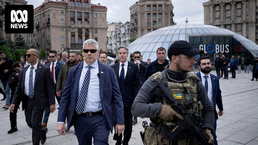 Sekretarz stanu Antony Blinken przebywający z wizytą w Kijowie zadeklarował niezachwiane wsparcie USA dla Ukrainy w obliczu nasilania się rosyjskich ataków