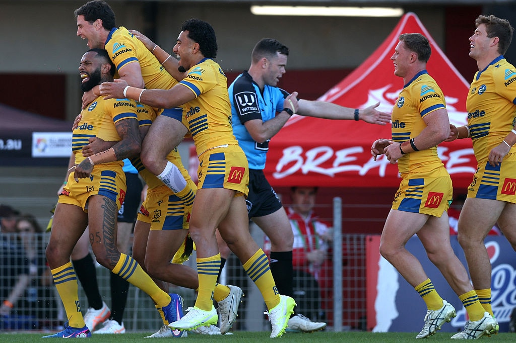 Live: Dragons and Eels in thrilling battle, Cowboys suffer huge finals blow