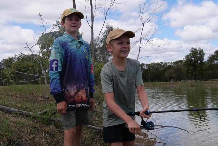 Cooper Smylie uses fishing fame to raise awareness of complex regional pain  syndrome - ABC News