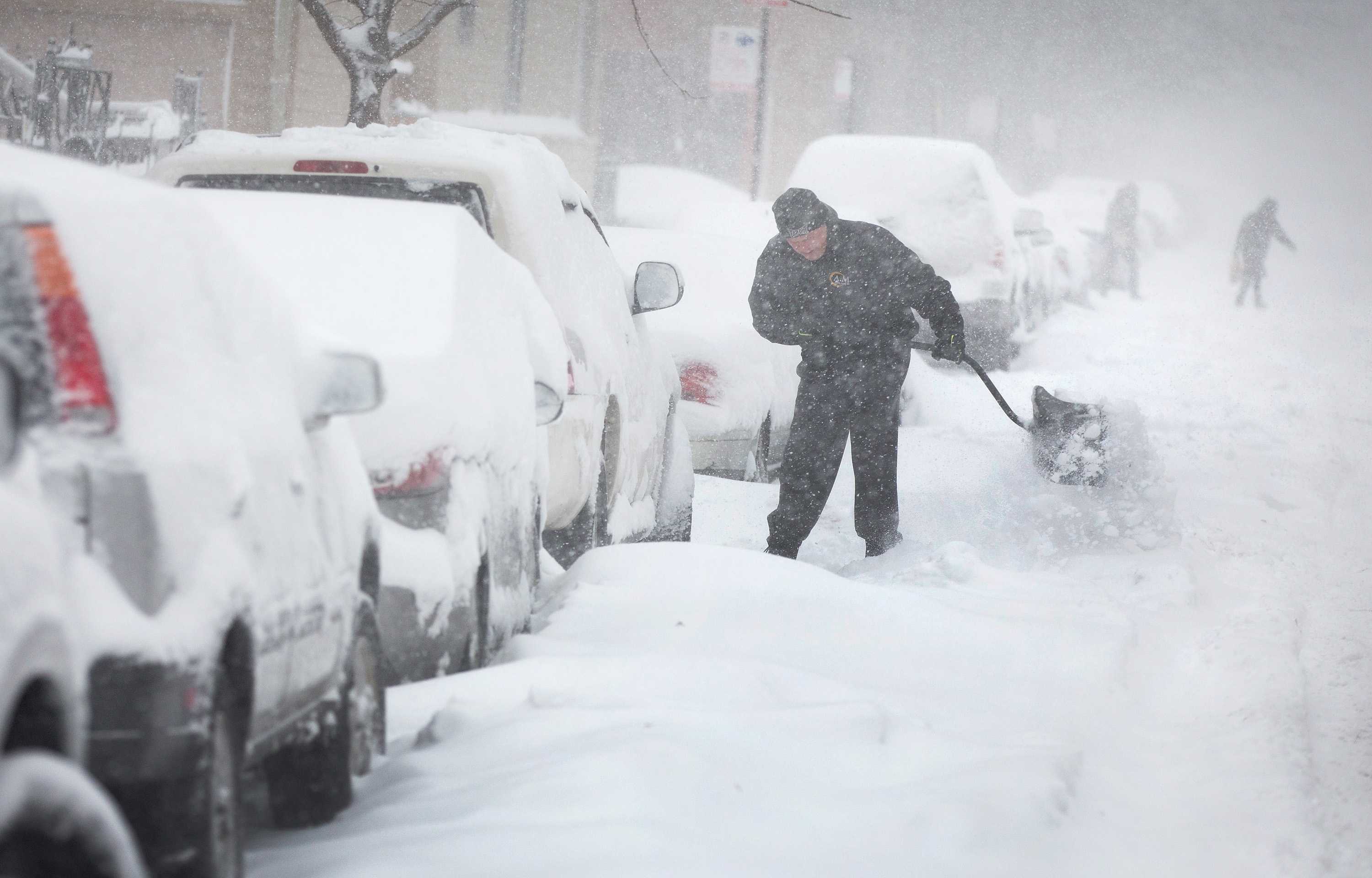 3,000 flights cancelled as new snowstorm hits north-eastern US - ABC News