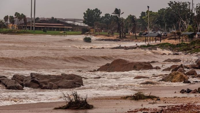 Cyclone Veronica brings swell to Dampier