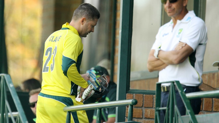 Injured Clarke returns to the dressing rooms