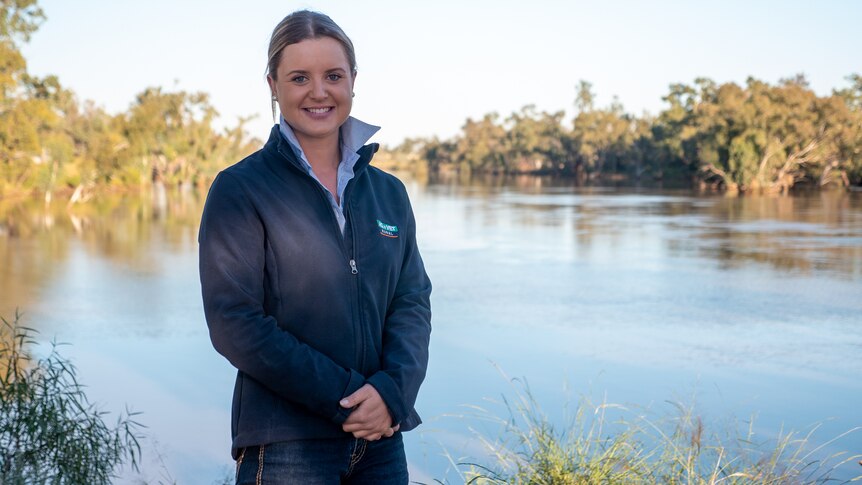 Floods flush away years of drought along Darling River 
