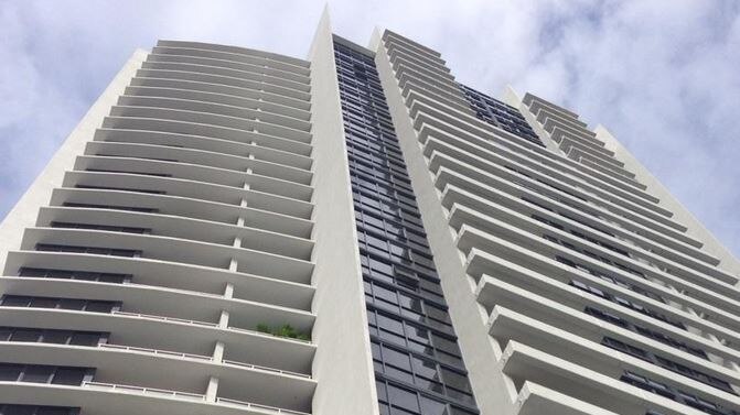 Woman falls from Gold Coast highrise