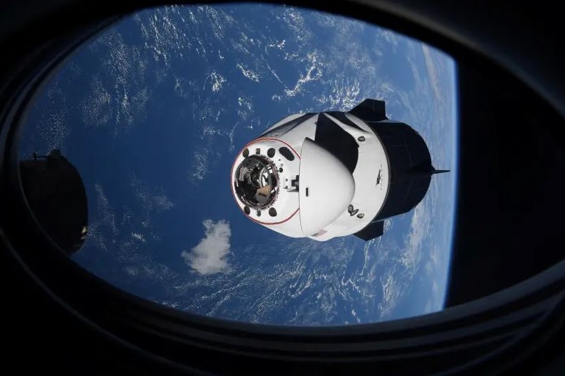 SpaceX Dragon capsule approaches the International Space Station