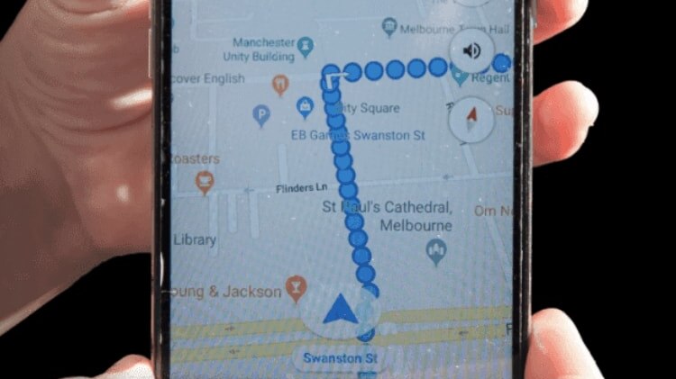 Lisa's screen, featuring Google Maps directions to Collins Street.