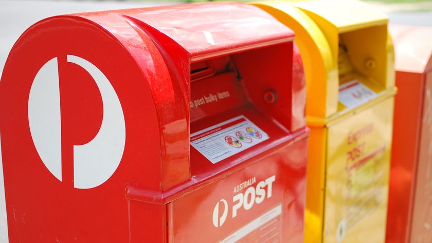 Australia Post pourrait devoir réduire son réseau de vente au détail en raison de la baisse du trafic piétonnier et de la faible activité des lettres.
