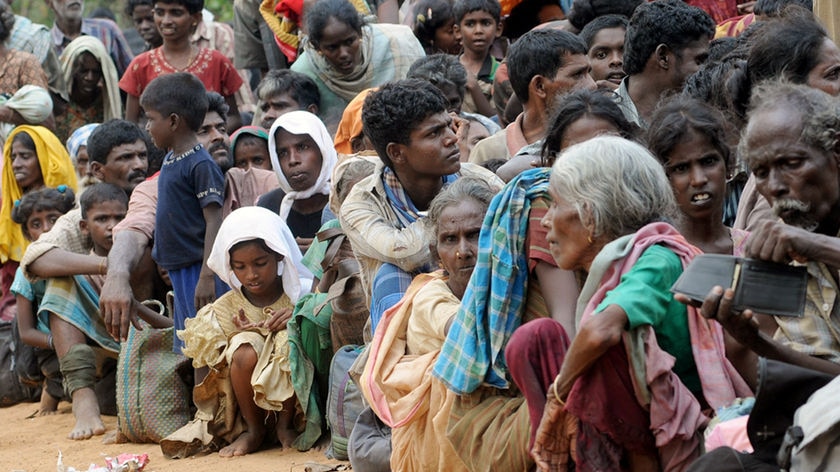 Civilians arrive at the village of Putumatalan in Puthukkudiyirippu, northern Sri Lanka.(file photo: Reuters)