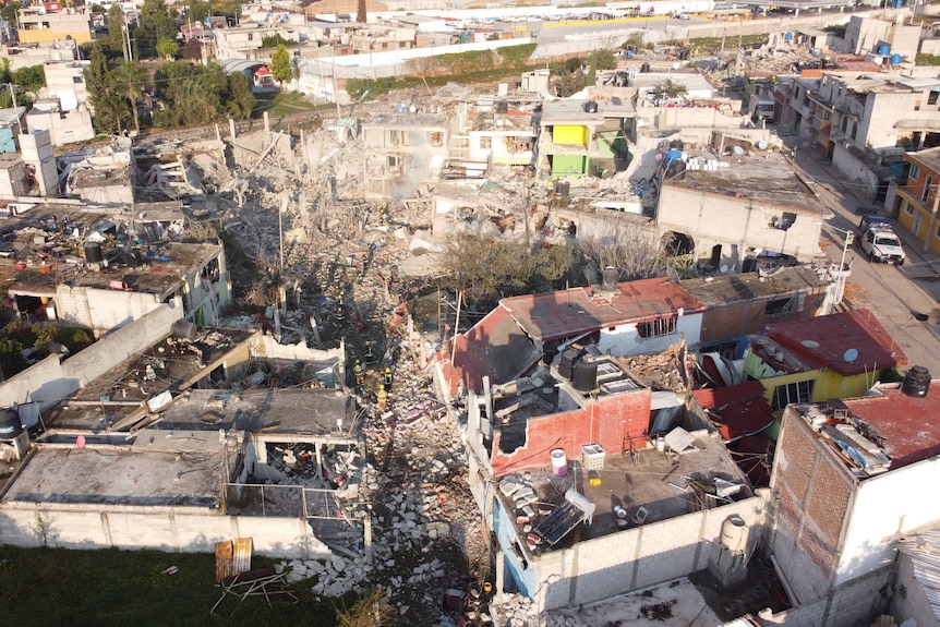 멕시코에서 파괴된 일부 주택의 공중 촬영.