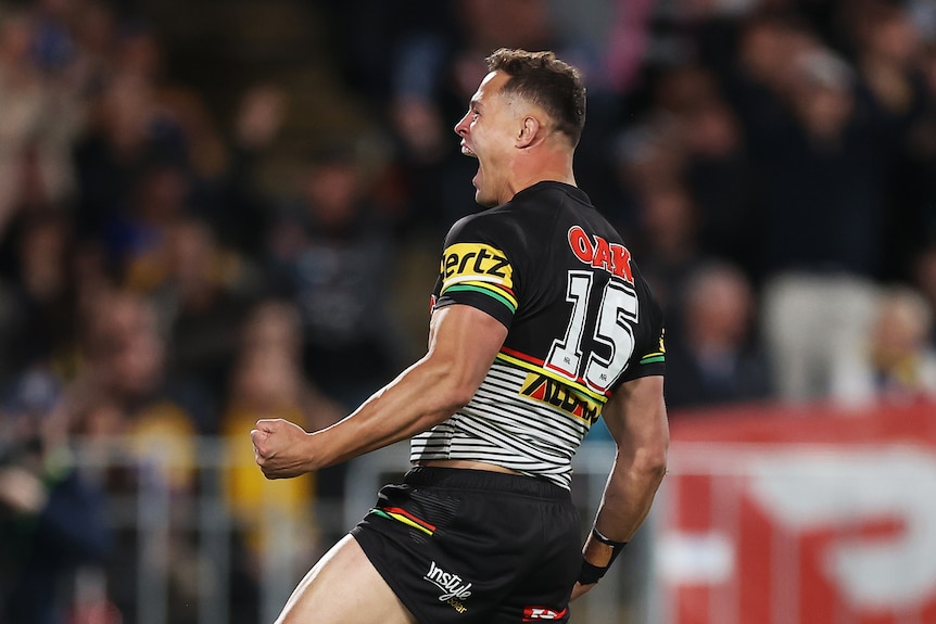 Scott Soresen clenches his fist in celebration of a try