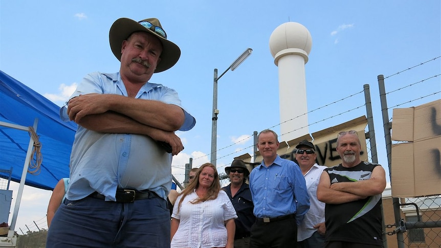Protest leader Mike Nash with Tennant Creek locals