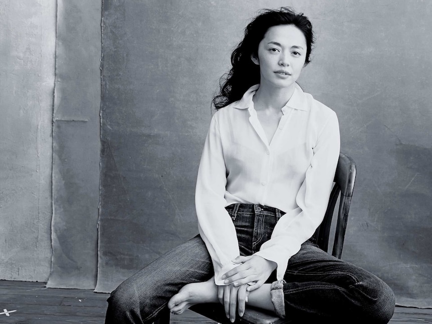 Yao Chen's portrait for 2016 Pirelli calendar.