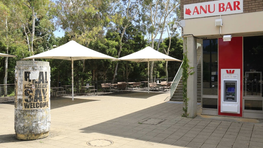 A very quiet ANU Bar. (28 December 2015)