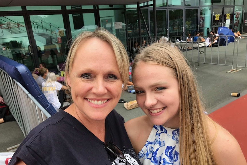 Leah and her daughter Brooke have been queuing up to get prime position at tonight's Justin Bieber concert.