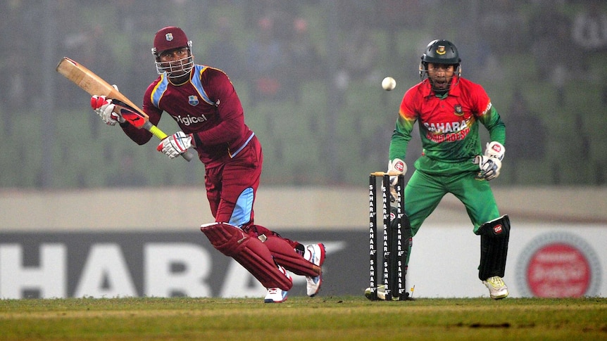 Marlon Samuels smashed 85 off just 43 balls to propel the West Indies to 4 for 197.