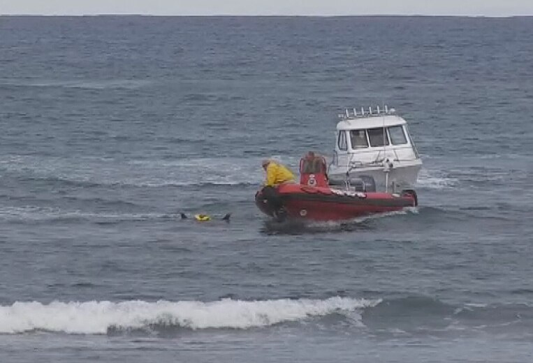 Two men rescued after boat capsizes at Encounter Bay in South Australia ...