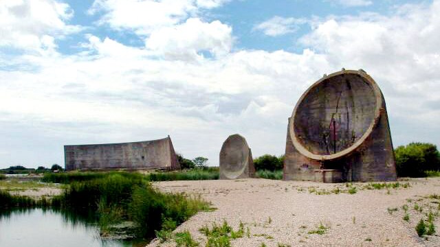 An acoustic mirror on the coast of Britain