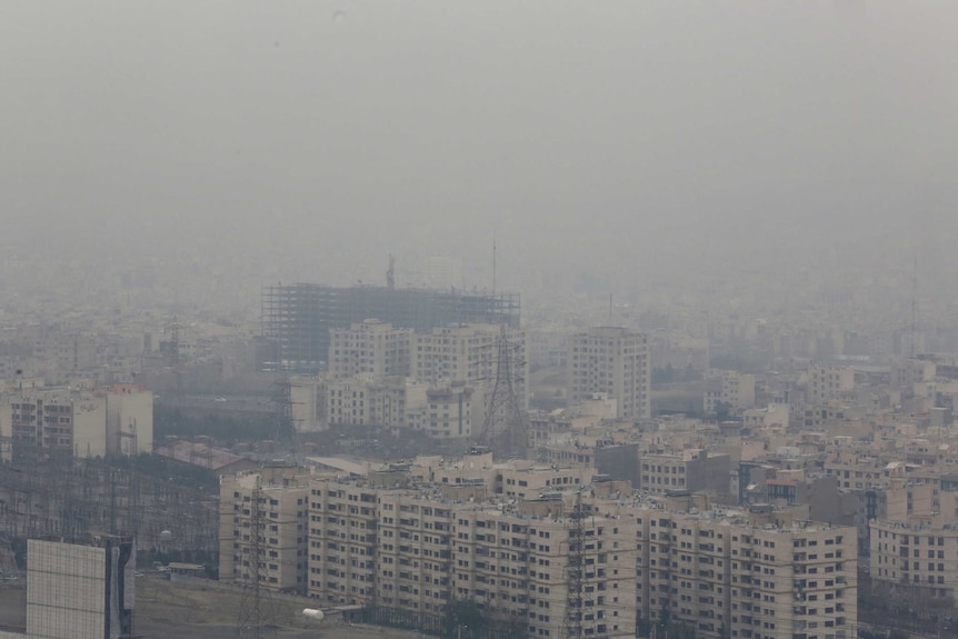 Iran closes schools and cancels outdoor sports after 18 days of heavy pollution