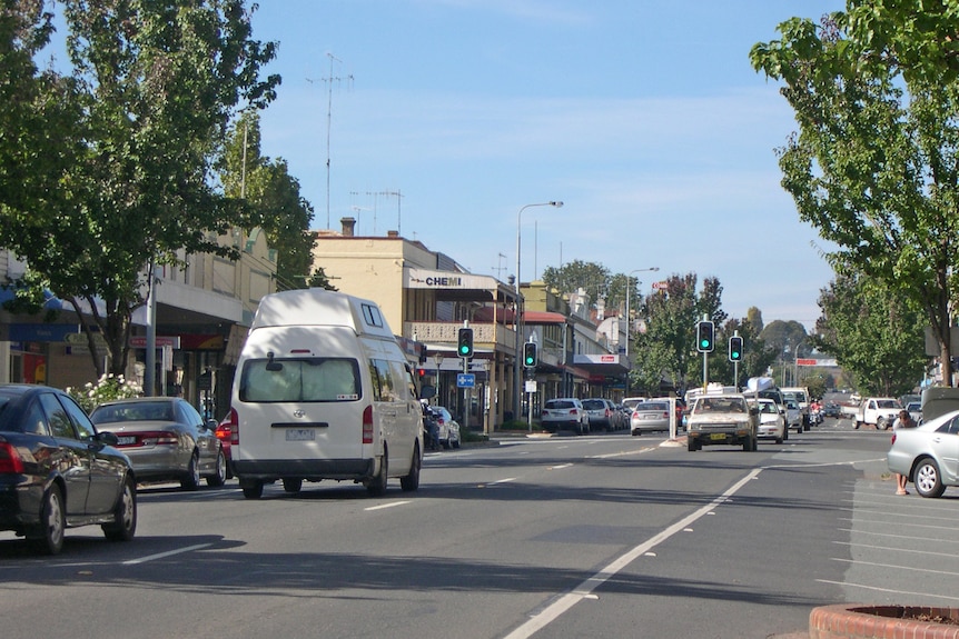 Shops along the main street of Yass, called Comur Street April 2012