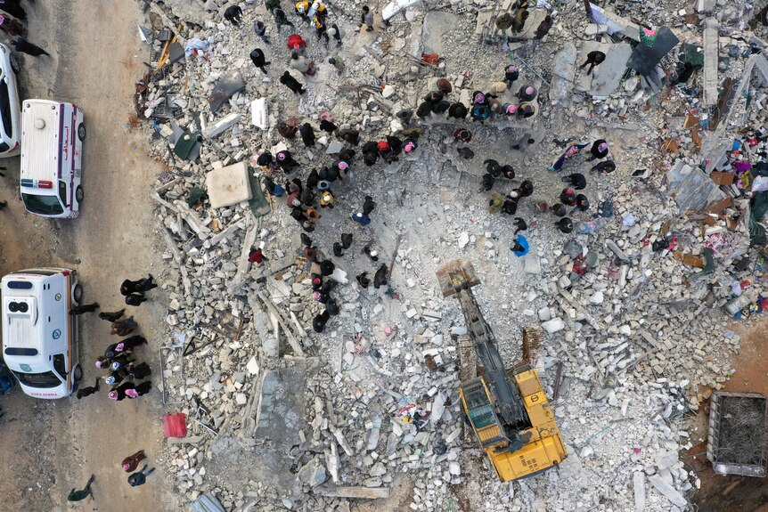 A view from above of the rubble. 