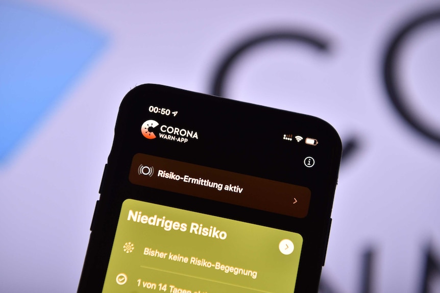 A close-up of the Corona-Warn-App interface.