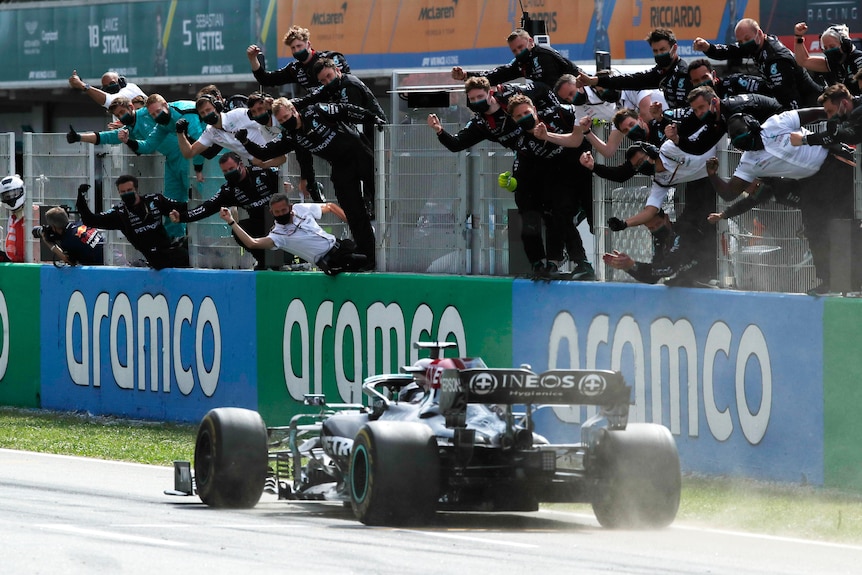 Lewis Hamilton wins Spanish Grand Prix