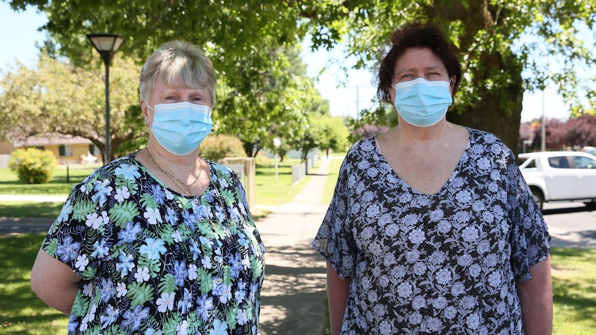 Nurses striking outside Blayney Hospital