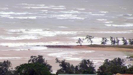 Severe cyclone: Some NT islands are being evacuated as Monica approaches.