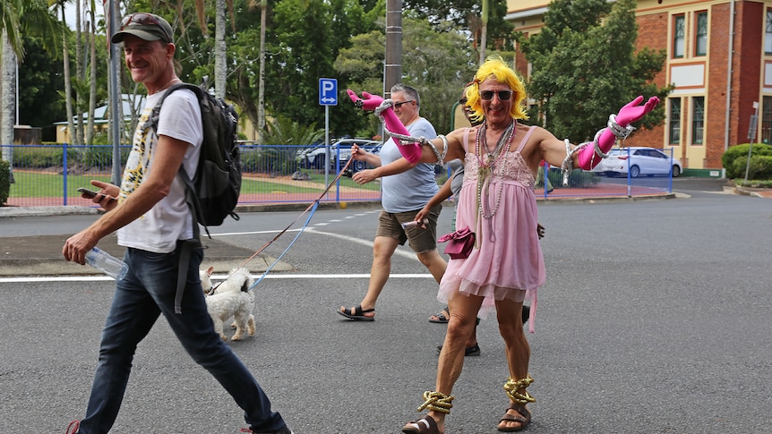 Entrants in Lismore's Tropical Fruits Parade