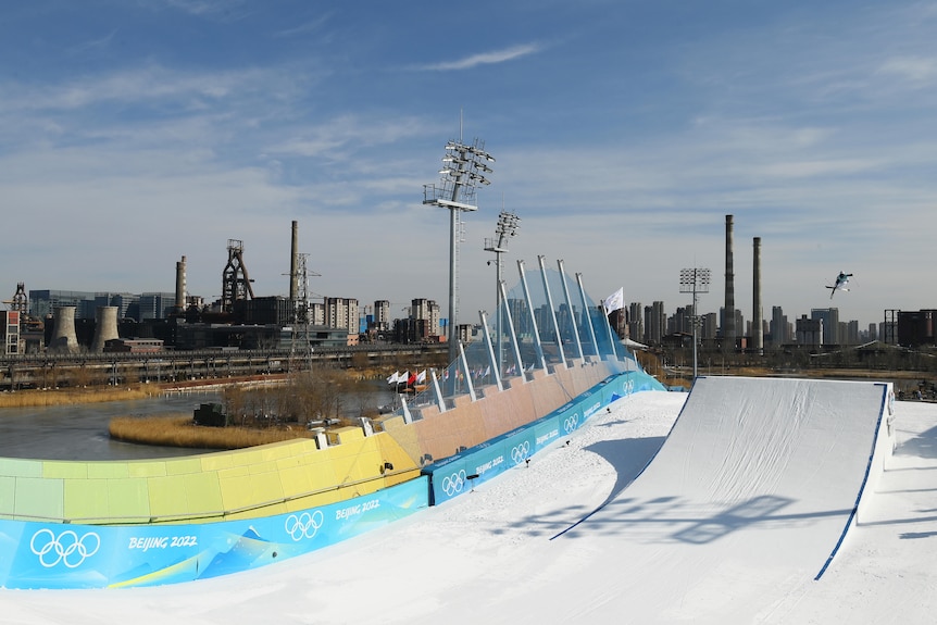 自由滑雪大跳台已成为冬奥会的热门话题。