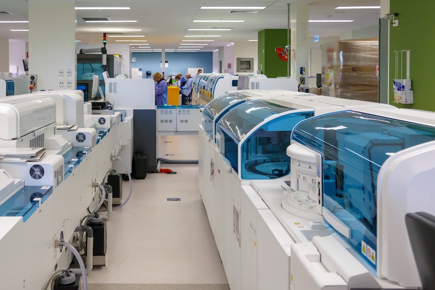 A large pathology lab with lots of equipment.