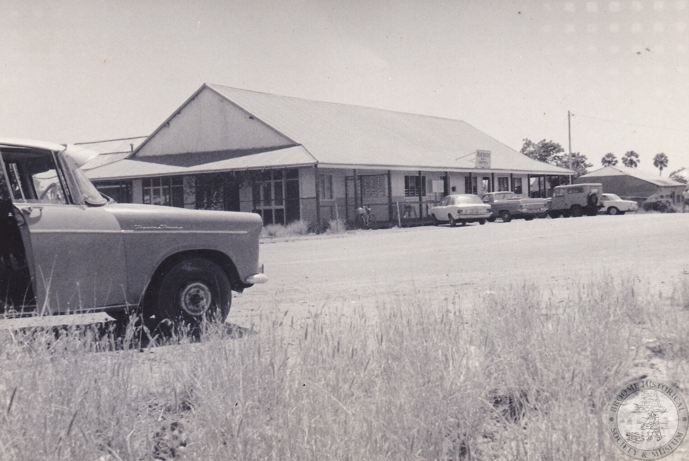 The Roebuck Bay Hotel before undergoing major improvements in the 1970s. 