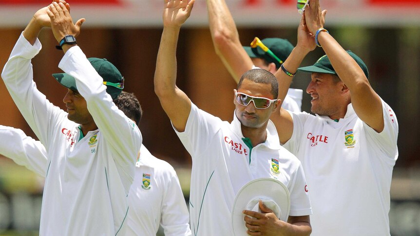 South African players acknowledge the crowd after winning the second Test and series against New Zealand.