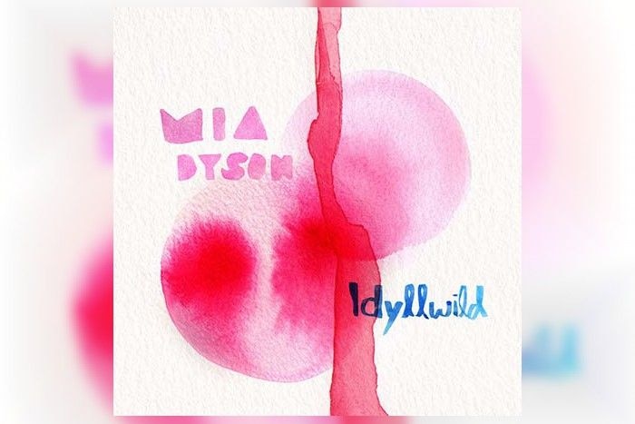 10 Mia Dyson