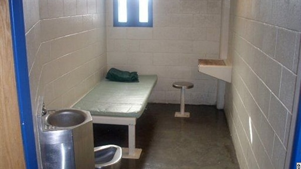 Union fears prison unrest over camp bed plan