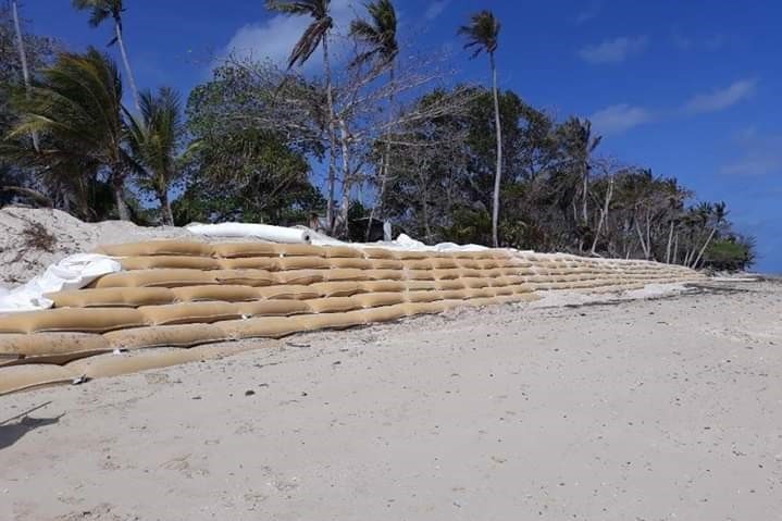 Geo-tech sandbags installed on Poruma Island in north Queensland.