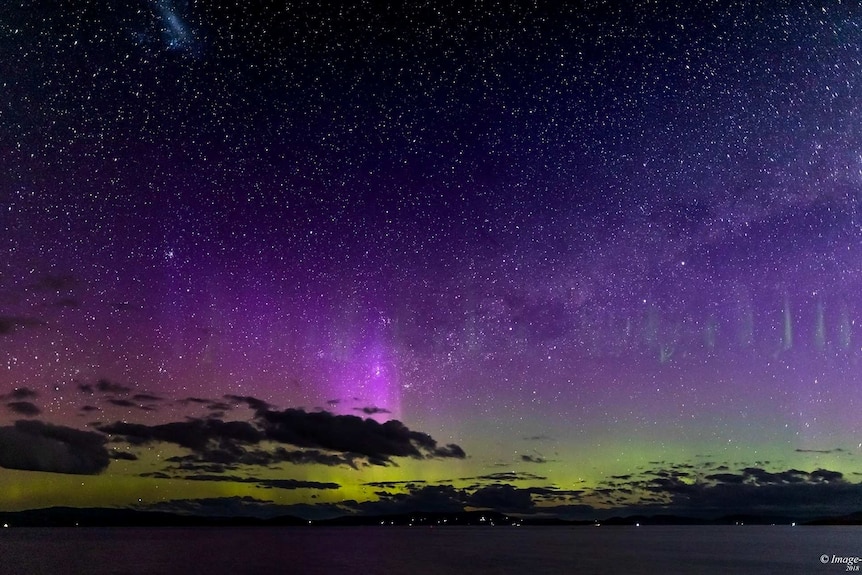 Peter Deck photo of aurora australis 6 November 2018