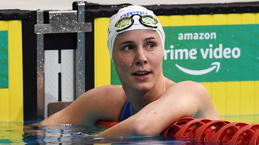 Bronte Campbell leans on the laneropes