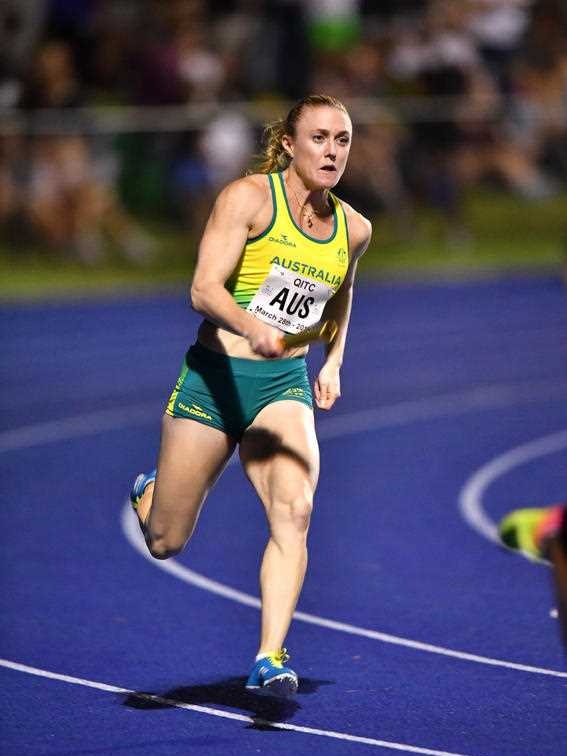 Sally Pearson of Australia in action during the womens 4 x 100 metre relay