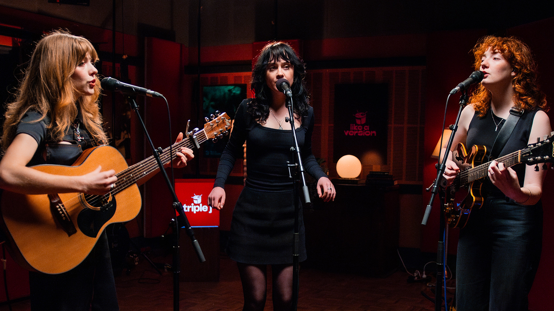 Folk Bitch Trio covers Kings of Leon's 'Sex on Fire' for Like A Version