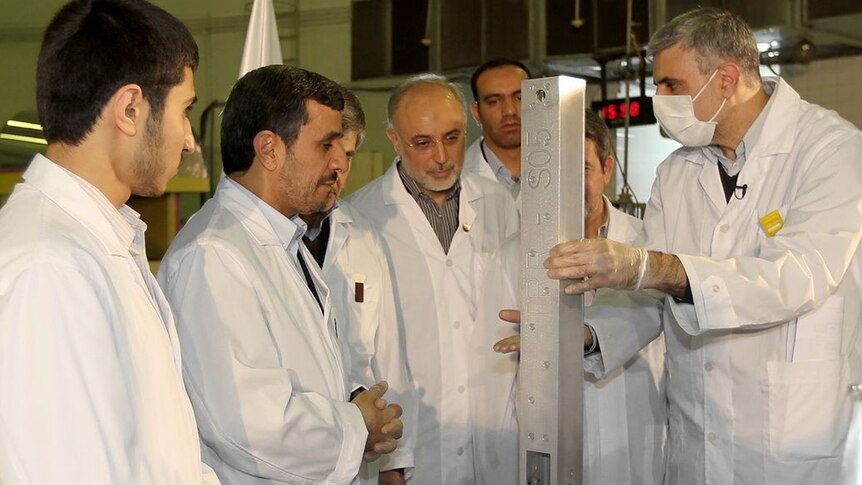 Mahmoud Ahmadinejad inspects nuclear facility