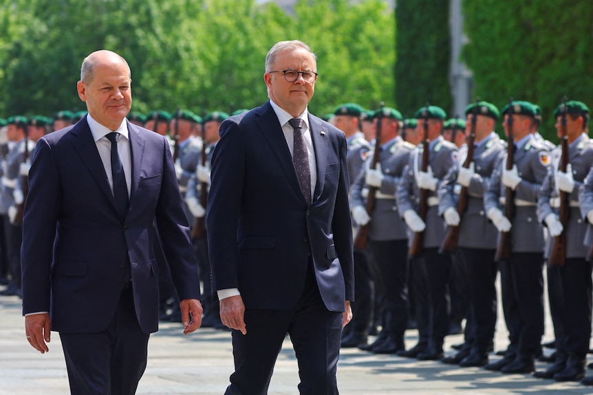 Anthony Albanese and German Chancellor Scholz review the troops in Berlin