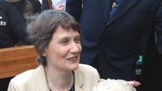 New Zealand Prime Minister Helen Clark met with the world-famous sheep Shrek (file photo).