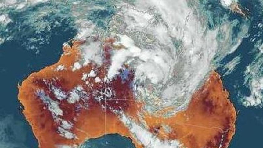Ex-Tropical Cyclone Yasi approaches Alice Springs