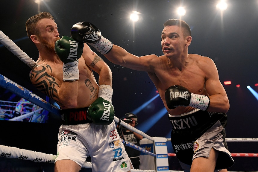 Tim Tszyu fights Dennis Hogan