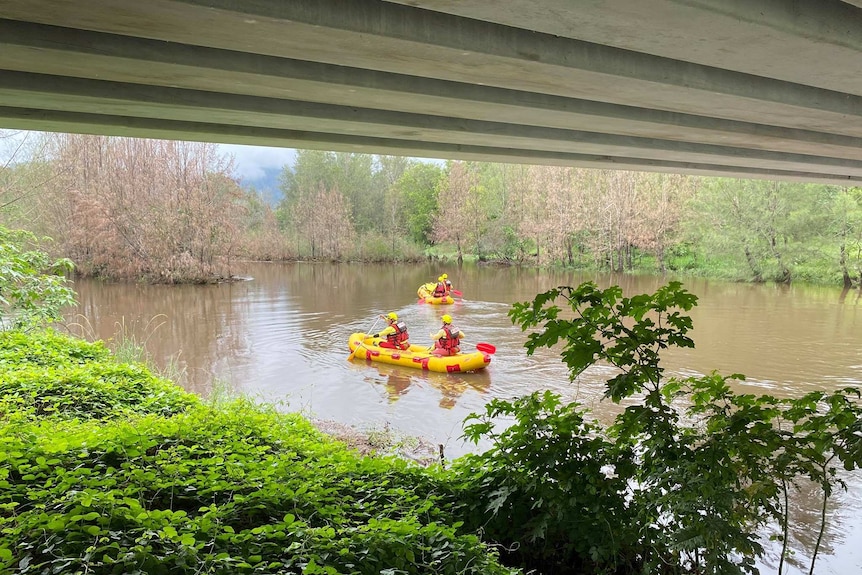 Two SES boats search the Mary River for a missing 75-year-old man.