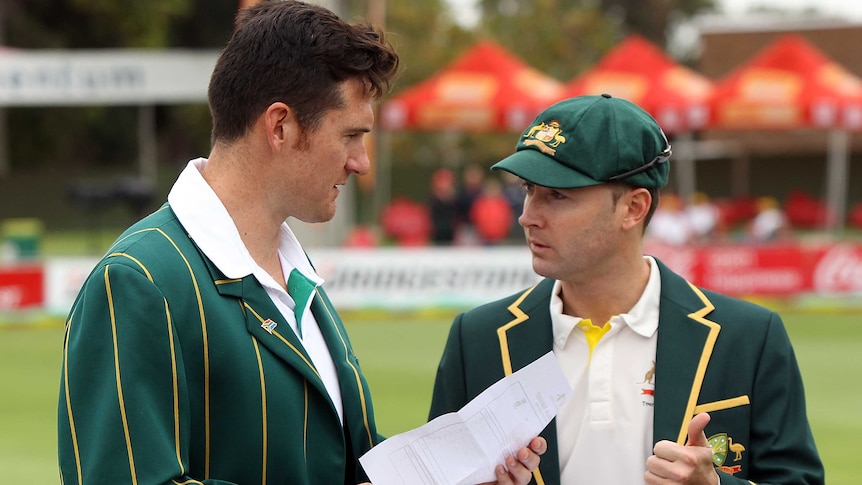 Smith and Clarke discuss teams ahead of second Test